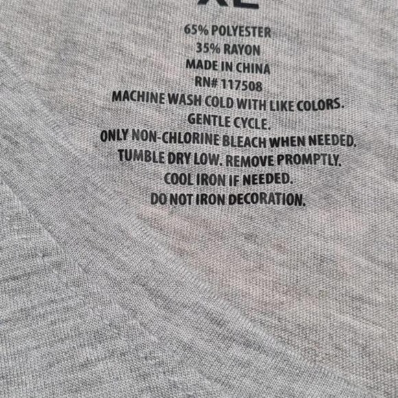 Friends Box V-Neck T Shirt Short Sleeve New‎ Medium - Picture 4 of 5